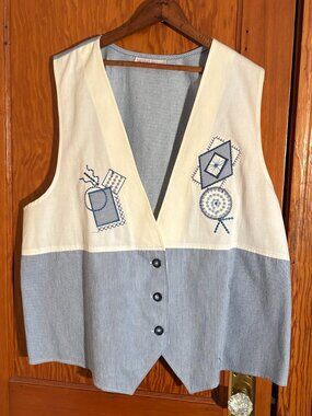 Vintage Megan Moore Blue & White Striped Embroidered Vest Size, size about 2X